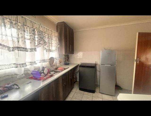3 BEDROOM HOUSE FOR SALE IN KOSMOSPARK
